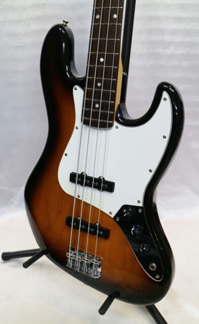 Squier by Fender Affinity Jazz Bass